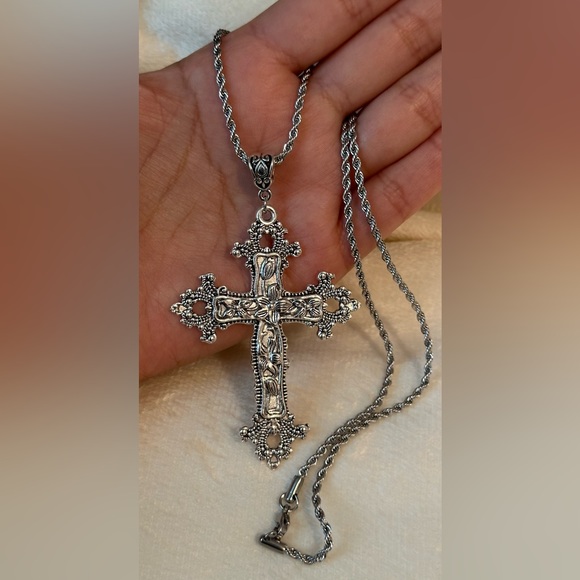 Gothic Cross Charm Necklace Floral Design Big Punk Goth Silver Tone - Picture 6 of 12